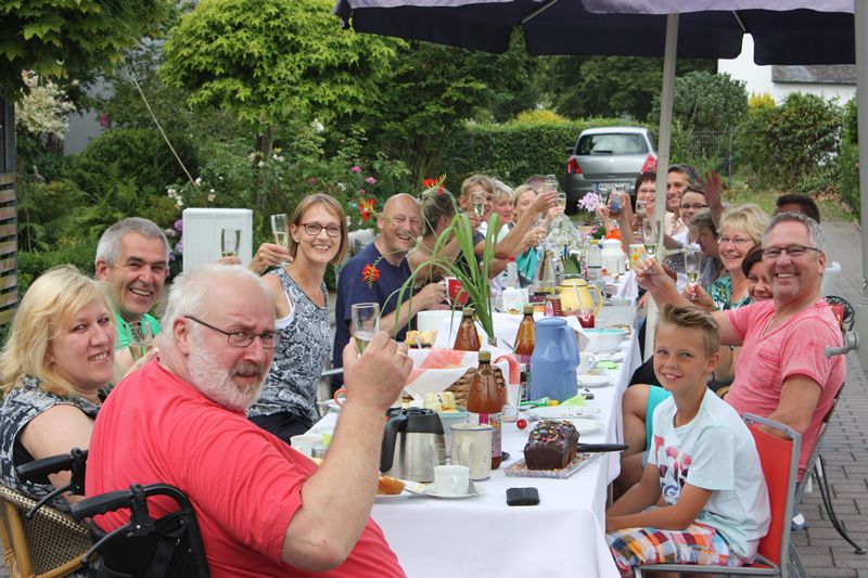 Hhr-Grenzhausen frhstckt am 16. Juni - jetzt anmelden