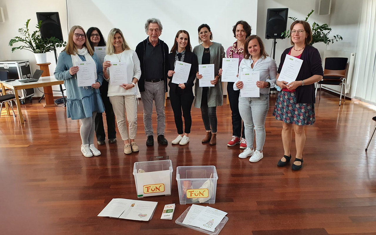 Teilnehmerinnen des FuN-Qualifizierungskurses mit Bernd Brixius vom Bildungswerk Aachen. (Foto: privat)