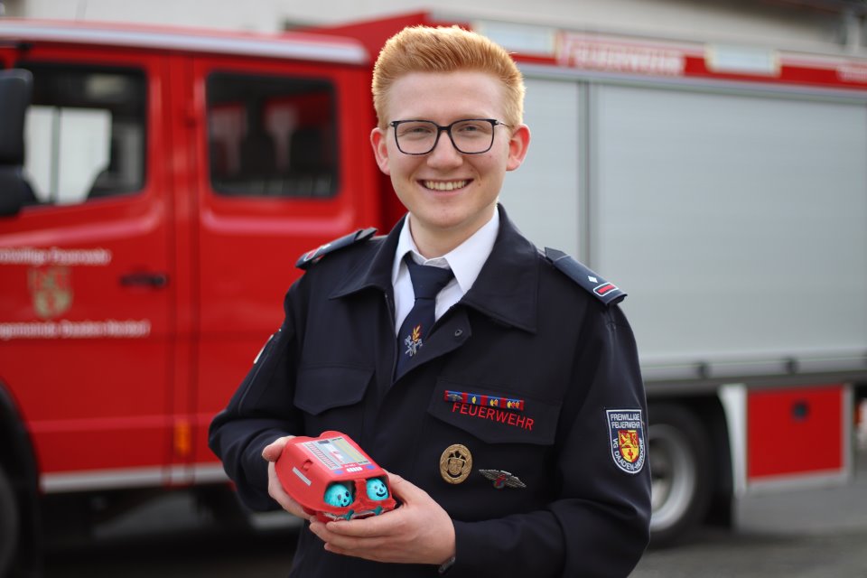 Eine ungewhnliche Aktion zur Mitgliederwerbung haben die Kameradinnen und Kameraden der Feuerwehr Dermbach vorbereitet. (Foto: Feuerwehr Dermbach) 