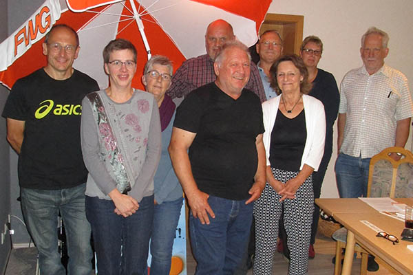 Vorstand und anwesende Mitglieder/ Ausschussmitglieder der FWG Dierdorf. Foto: FWG