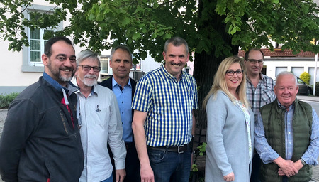 Bewhrte Krfte im FWG-Kreisvorstand: (von links) Cyrus Nurischad (Geschftsfhrer), Gisbert Sturm (Kassierer), Christof Dickopf (stellv. Vorsitzender), Stephan Bach (Vorsitzender), Sandra Kuhle (Stellv. Vorsitzende), Clemens Hoffmann (Beisitzer) und Heinz Gbel (Beisitzer). (Foto: FWG)