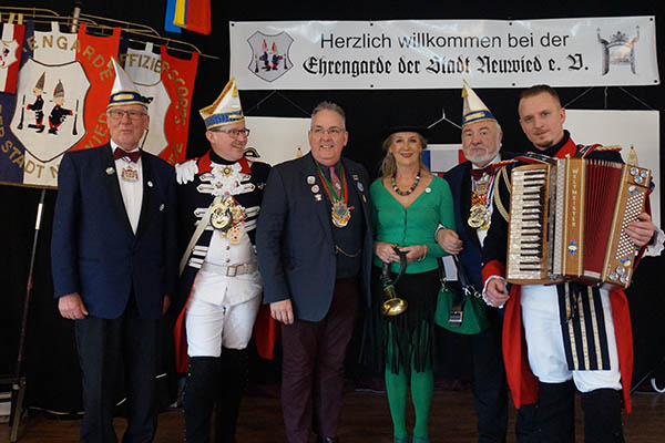 Hans-Peter Gtler, Markus Schrder, Ian Payne, Inge Gtler, Robert Raab, Alexander Baum (von links). Foto: Josef Dehenn