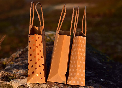 Umweltfreundliche Papiertaschen als Geschenkverpackung und Werbemittel