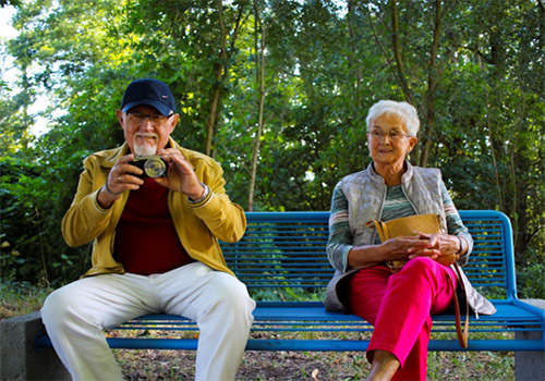Foto Quelle: <a href=https://pixabay.com/de/photos/oma-opa-gro%C3%9Feltern-senioren-alt-3655814/ target=_blank rel=nofollow>pixabay.com</a>