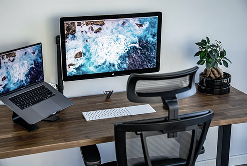 Ergonomische Arbeitspltze sind sowohl fr Arbeitnehmer als auch fr Arbeitgeber uerst sinnvoll. Foto Quelle: pixabay.com / <a href=https://pixabay.com/de/users/salahtanger-16461281/ target=_blank rel=nofollow>salahtanger</a>