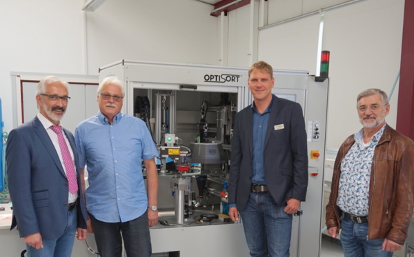 Zu Besuch bei Gefra in Friedewald: (von links) Daadens Brgermeister Wolfgang Schneider, Gefra-Geschftsfhrer Thomas Rothweiler, Lars Kober, Leiter der Wirtschaftsfrderung Kreis Altenkirchen, und Karl-Heinz Buhl, Ortsbrgermeister von Friedewald. (Foto: privat)