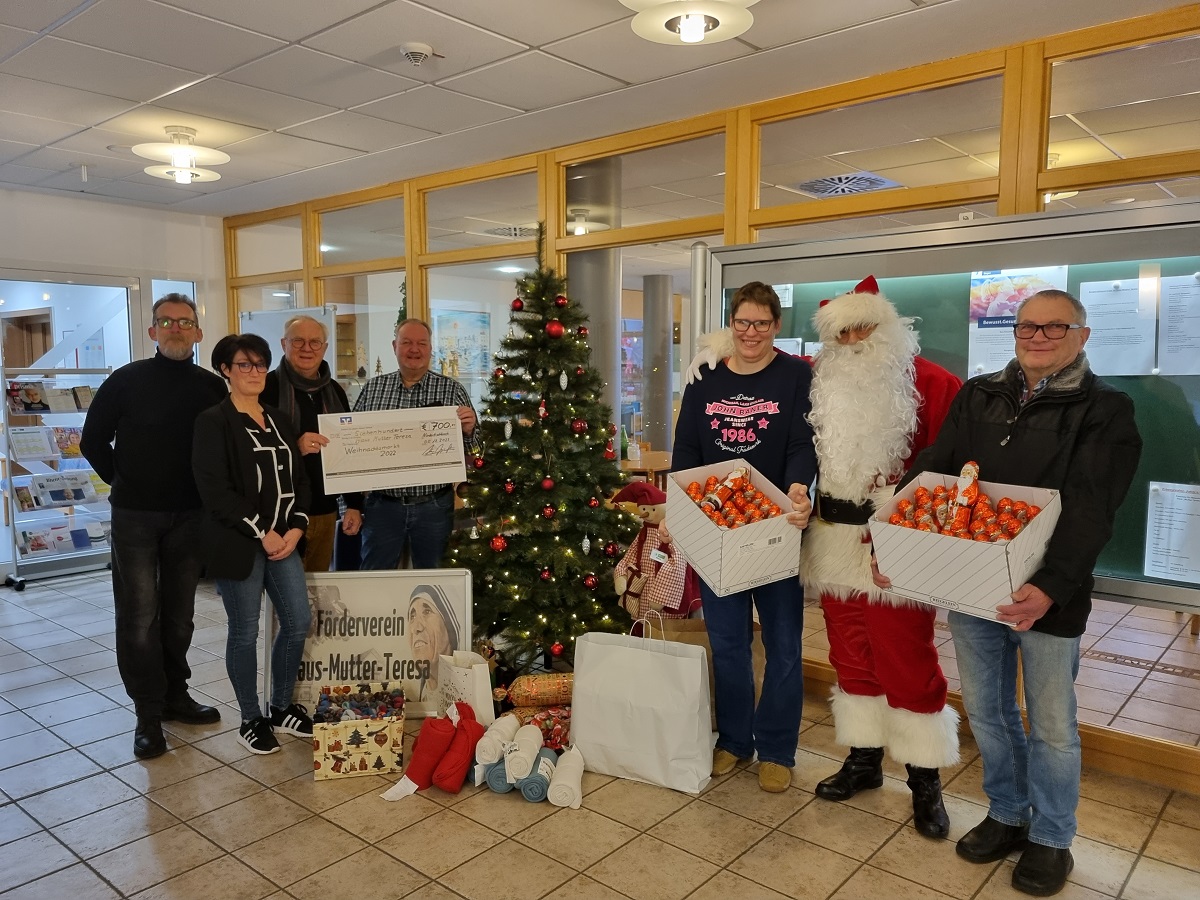 Geschenkes-Freude im Haus Mutter Teresa Niederfischbach