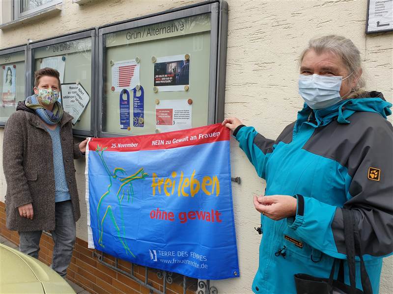 Mit einer Banneraktion will der Ortsverband der Grnen Daaden-Herdorf auf den am 25. November anstehenden Gedenktag gegen Gewalt gegen Frauen  aufmerksam machen. (Foto: Grne Daaden-Herdorf) 