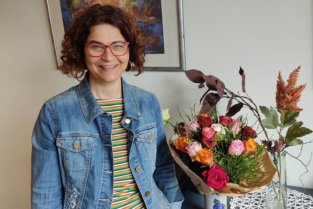 Fr Gabriele Greis war der Tag nach der Wahl kein normaler Arbeitstag. Blumen, Glckwunsche und Geschenke bestimmten den Tagesablauf. Foto: Reinhard Panthel