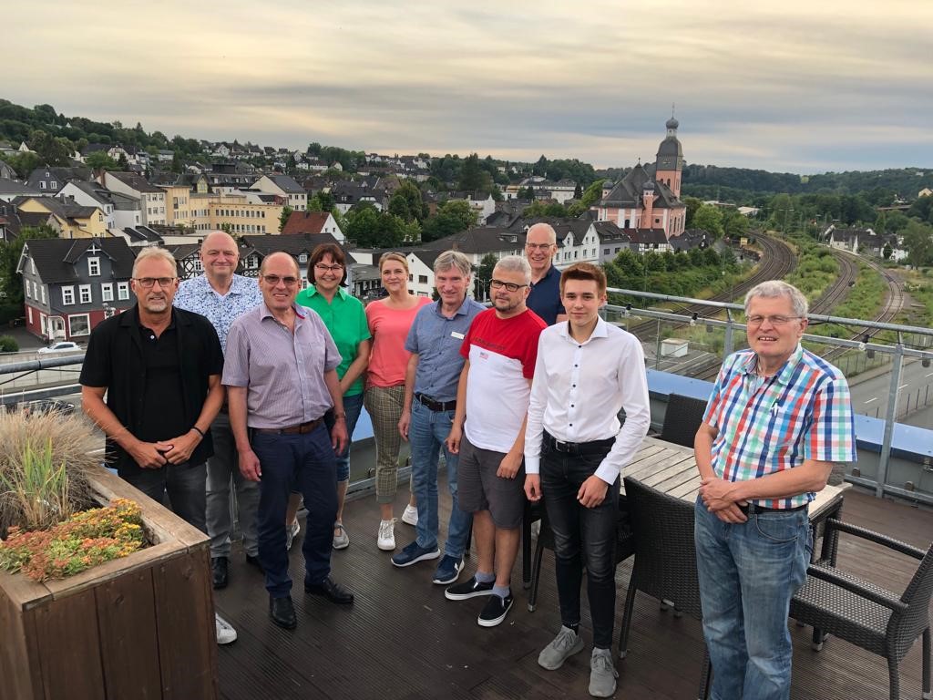 Vertreter der Werbegemeinschaften des Kreis Altenkirchen trafen sich zum gemeinsamen Austausch. Von links: Citymanager Uli Noss, Gerd Braas, Thomas Klschbach, Britta Bay, Stefanie Stieler, Jrg Schler, Samy Luckenbach, Christoph Burghaus, Tom Keler und Michael Schreiber. (Foto: privat) 