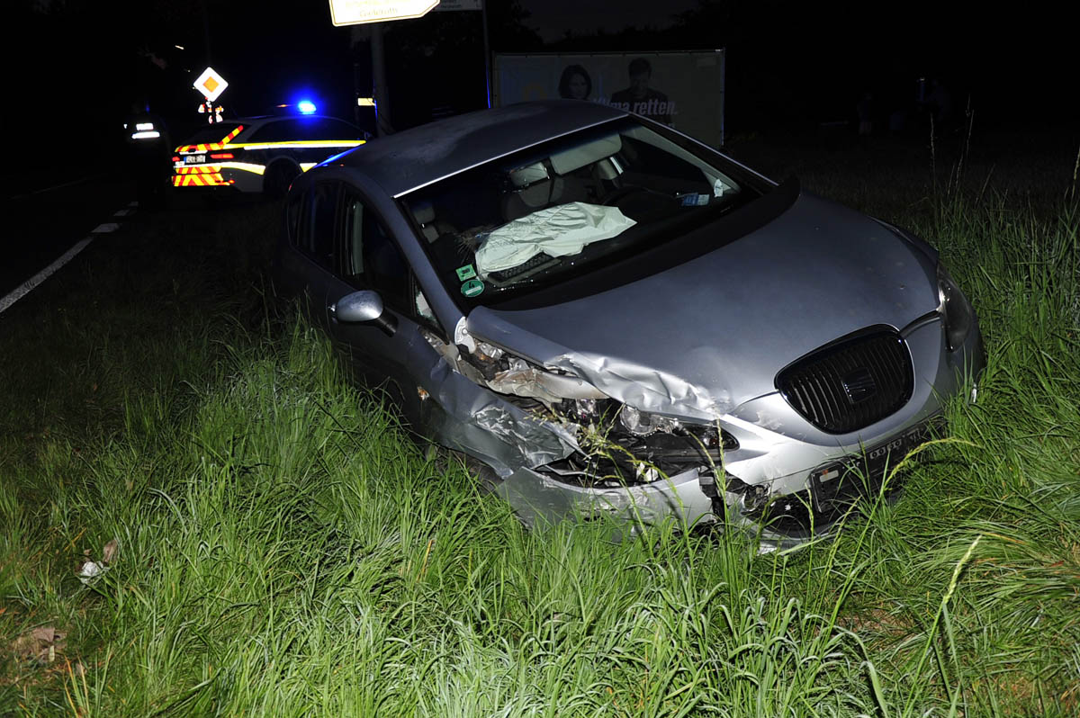 Verkehrsunfall auf der B8: berholversuch in Gieleroth endete im Graben