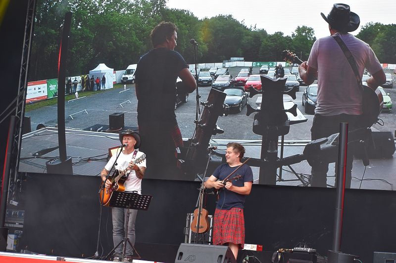 Beste Konzert-Stimmung mit GoD im Wller Autokino