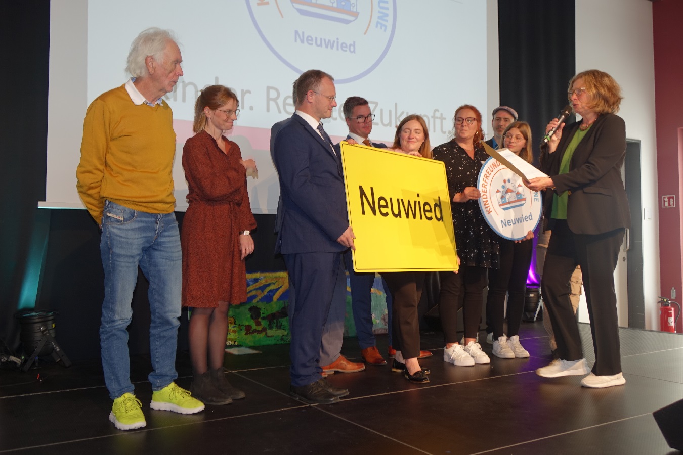 Verleihung des begehrten Siegels "Kinderfreundliche Kommune". (Fotos: Jrgen Grab) 
