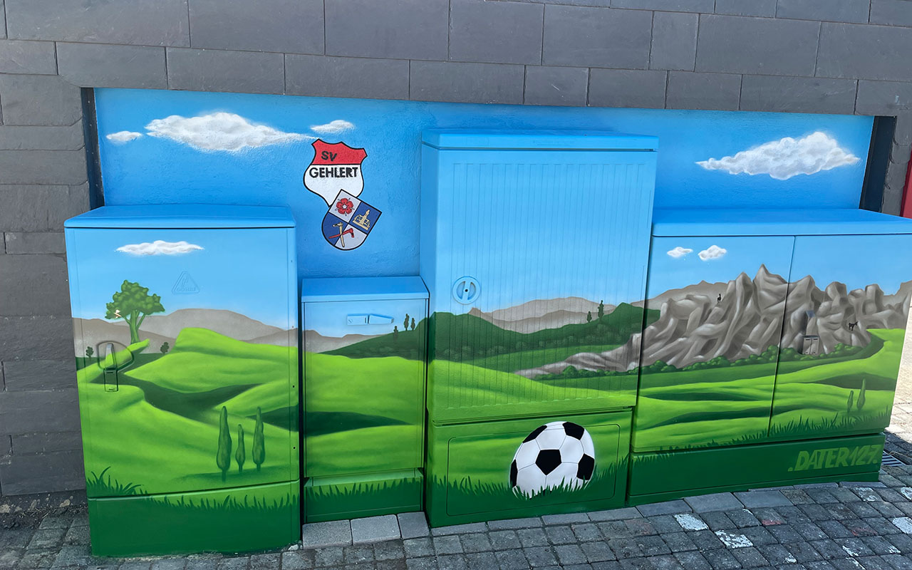 Die Verteilerksten im neuen knstlerischen Gewand. (Foto: HWR) 