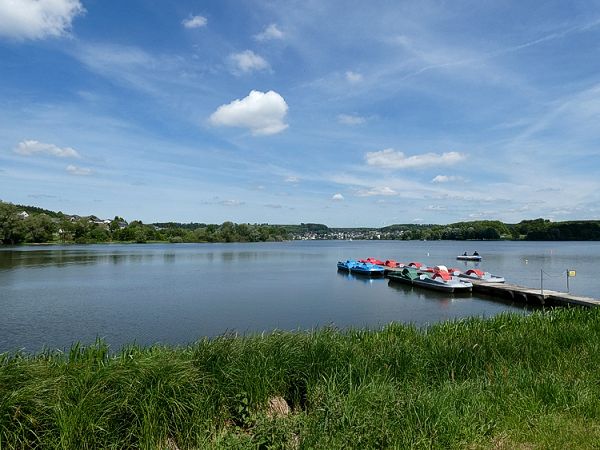 Tretbootverleih am Winner Ufer.