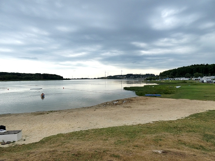 Strandbad am Campingplatz-Restaurant.