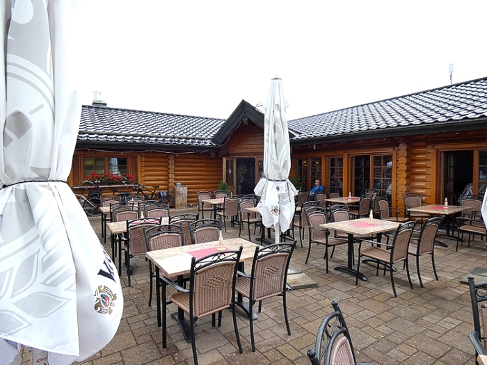 Biergarten des Restaurants Ponte-Rosa.