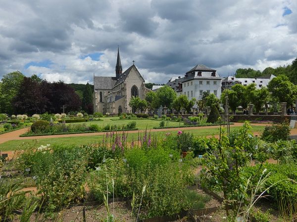 Barockgarten mit Klosterkirche.