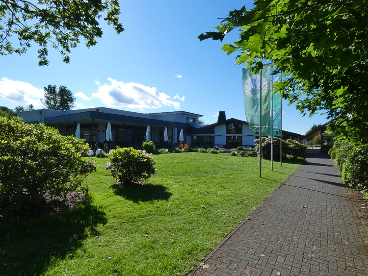 Dining-Range am Golfplatz in Dreifelden.