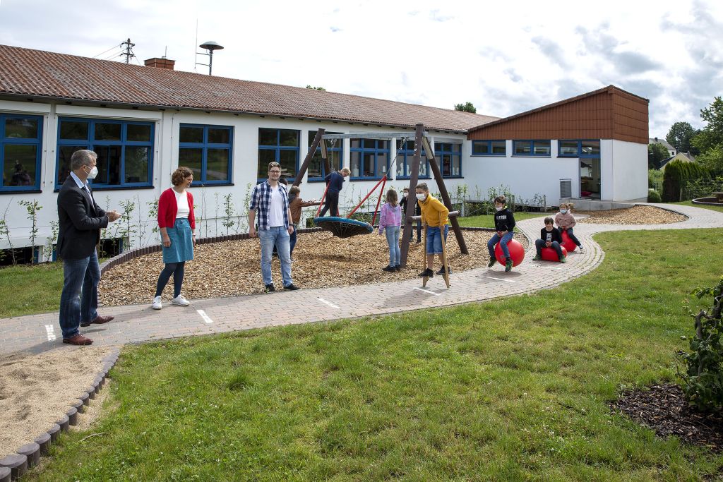 Das Angebot im neuen Außengelände wurde von den Grundschülern begeistert angenommen. Fotos: Röder-Moldenhauer