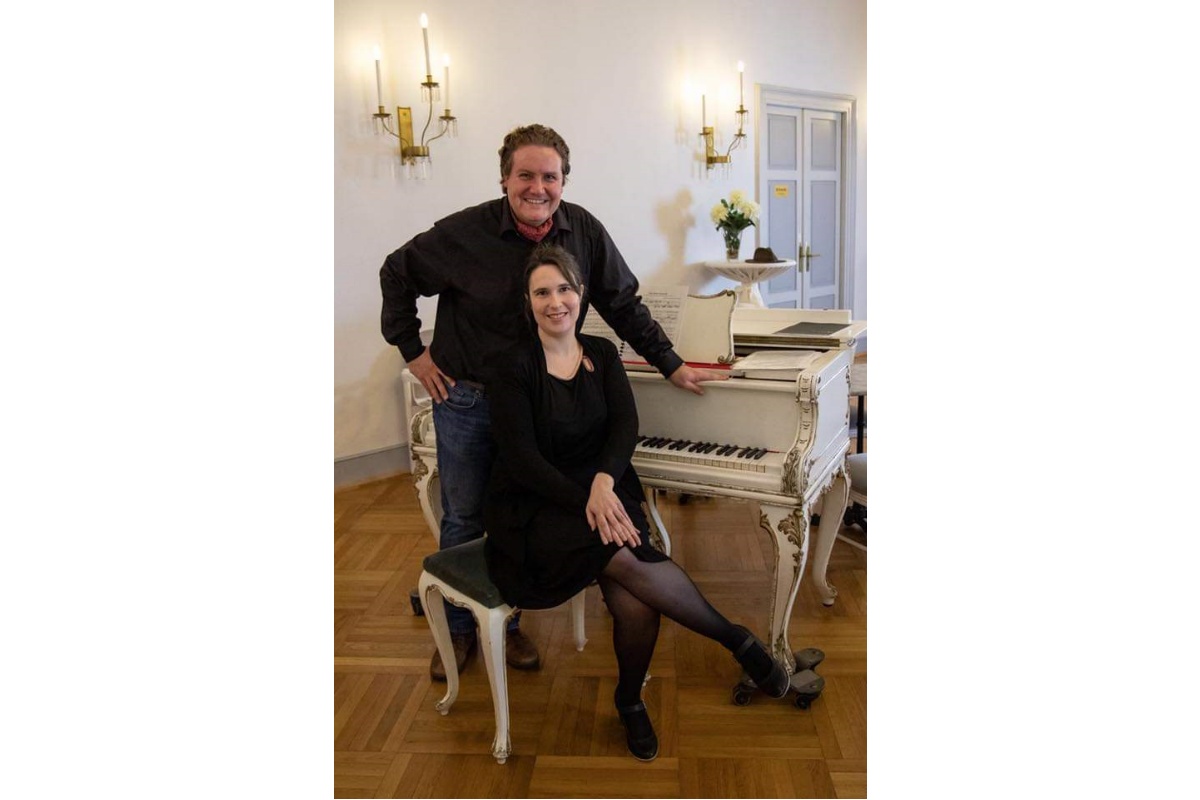 Sebastian Haake und Laura Bos versprechen ein unterhaltsames und lustiges Feuerwerk zum Auftakt des neuen Jahresprogramms. (Foto: Haake/Bos)