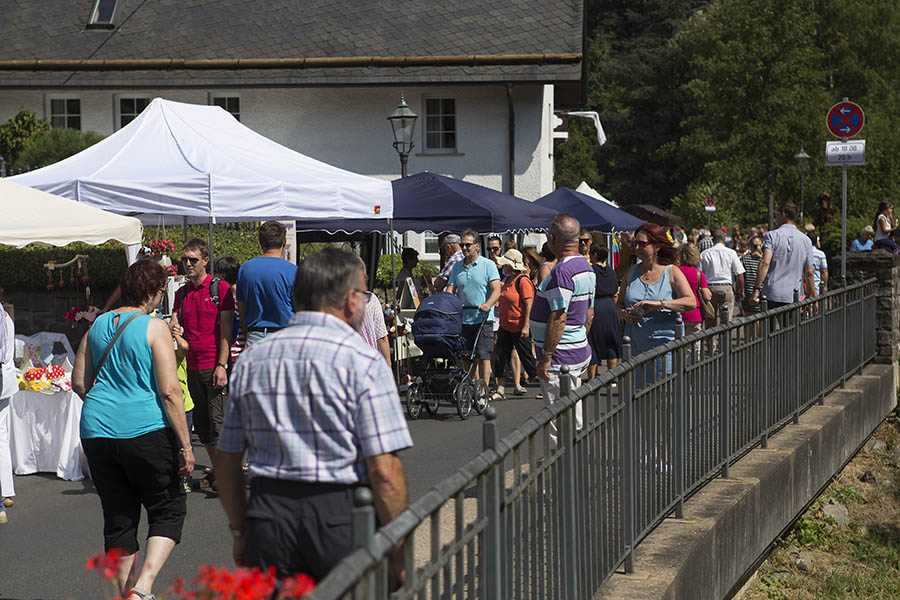 Handwerkermarkt in Grenzau zog Besuchermassen