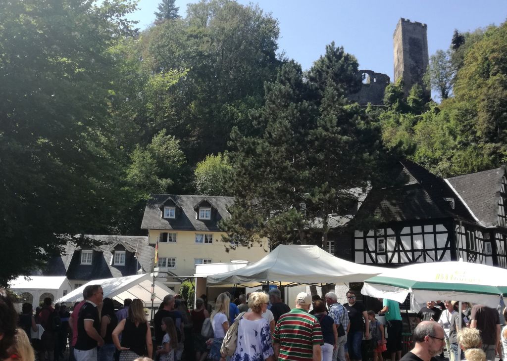 Handwerkermarkt in Grenzau. Archivfoto der Kannenbckerland-Touristik