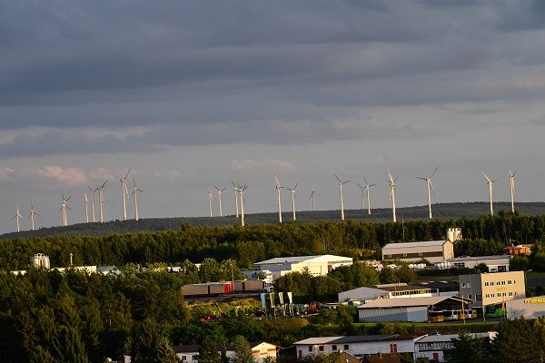 Hartenfelser Kopf mit Windenergieanlagen. Fotos: NI