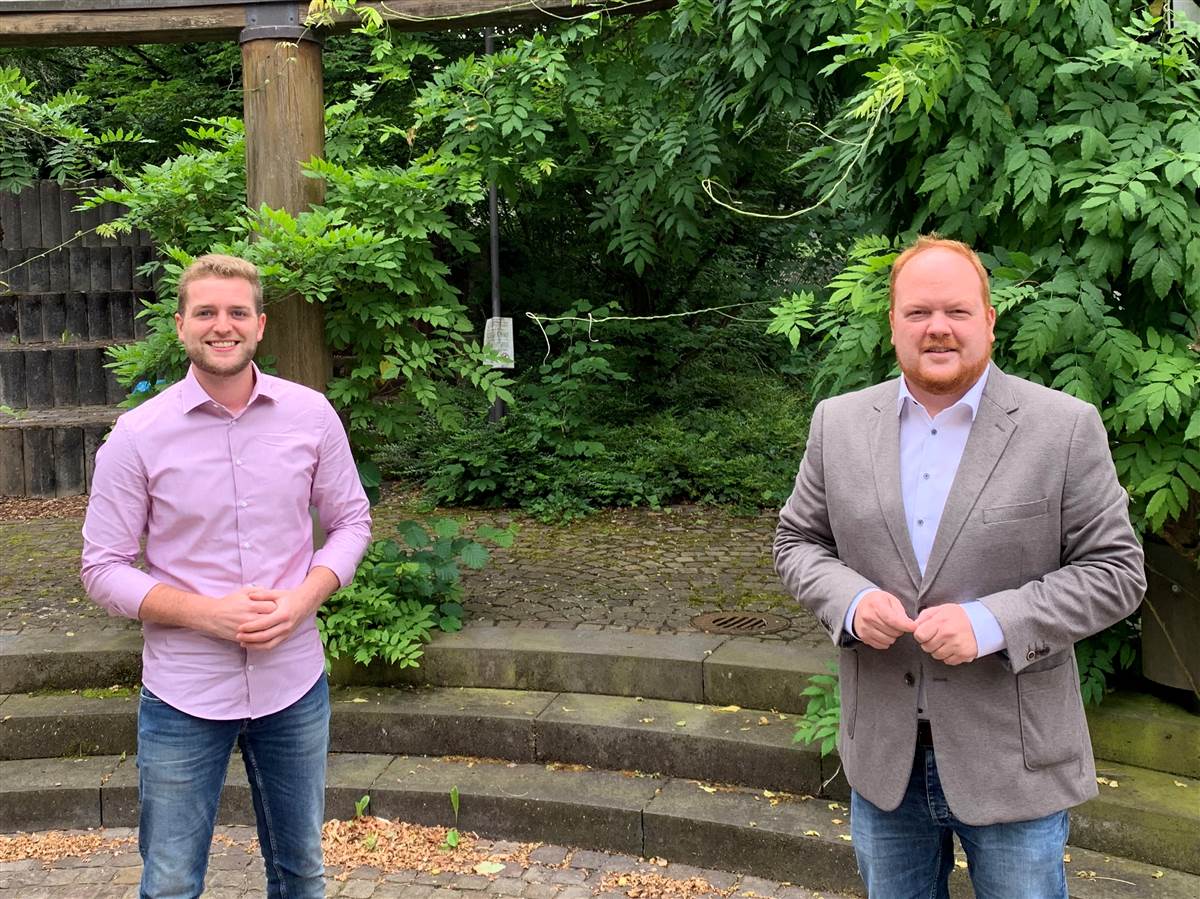 Der SPD-Bundestagskandidat fr den Wahlkreis Neuwied/Altenkirchen, Martin Diedenhofen (links), traf sich zum Austausch mit dem neuen Brgermeister der Verbandsgemeinde Kirchen, Andreas Hundhausen. (Foto: SPD) 