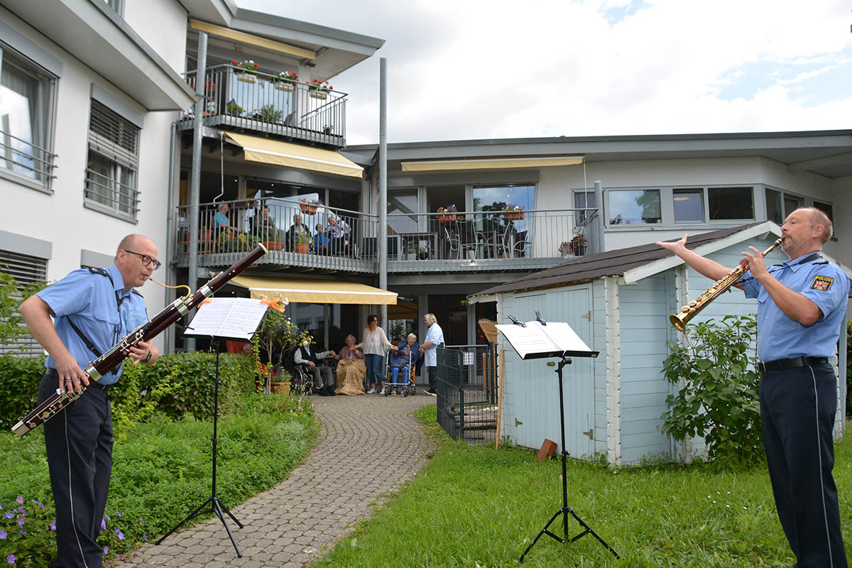 Heitere Klnge in Grten des Heinrich-Haus-Seniorenzentrums  