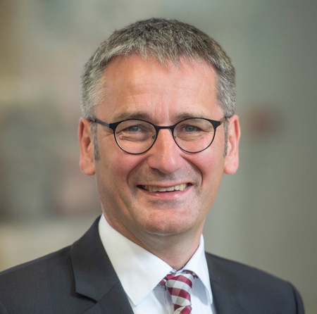 Landtagsprsident Hendrik Hering ist zu gast beim DemokratInnen-Stammtisch von Demos am 15. April. (Foto: Landtag Rheinland-Pfalz/Torsten Silz)