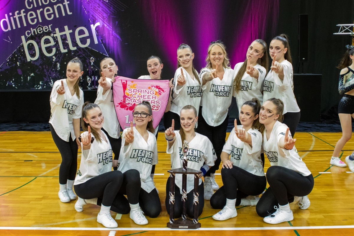 Heavenly Force Cheerleader erfolgreich bei den Spring Cheer Masters