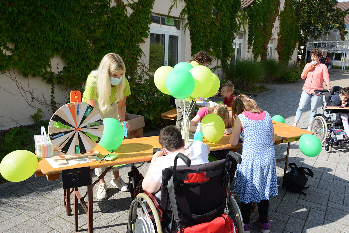 Heinrich-Haus: Frhliches Fest fr Bewohner und Angehrige