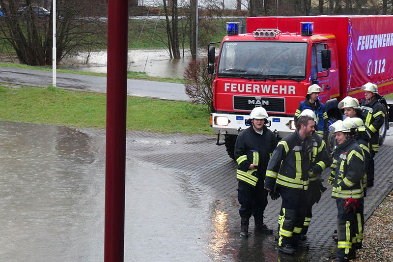 Hochwasser entlang der Wied und des Holzbaches