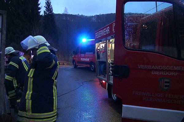 Verstopfte Bachverrohrung sorgte fr Feuerwehreinsatz