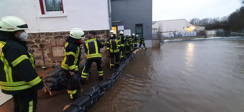 Hochwasser bedroht "rztehaus" in Selters 