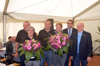 Der Dank der Veranstalter ging an die Familie Hsch, die mit viel Engagement die Veranstaltung nach Busenhausen geholt hatte. Fotos: kk 