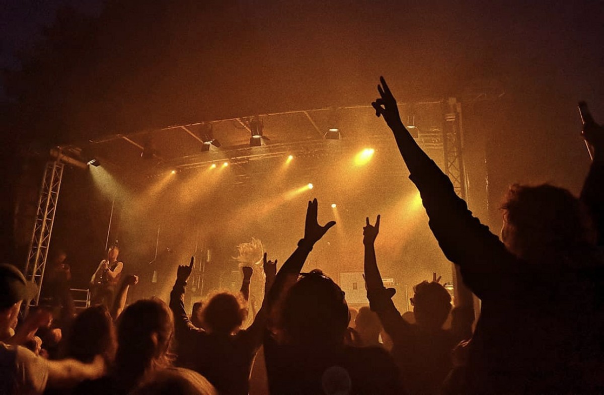 "Hoflrm 2022": Drei Tage mit internationalen Rock-Bands in Marienthal