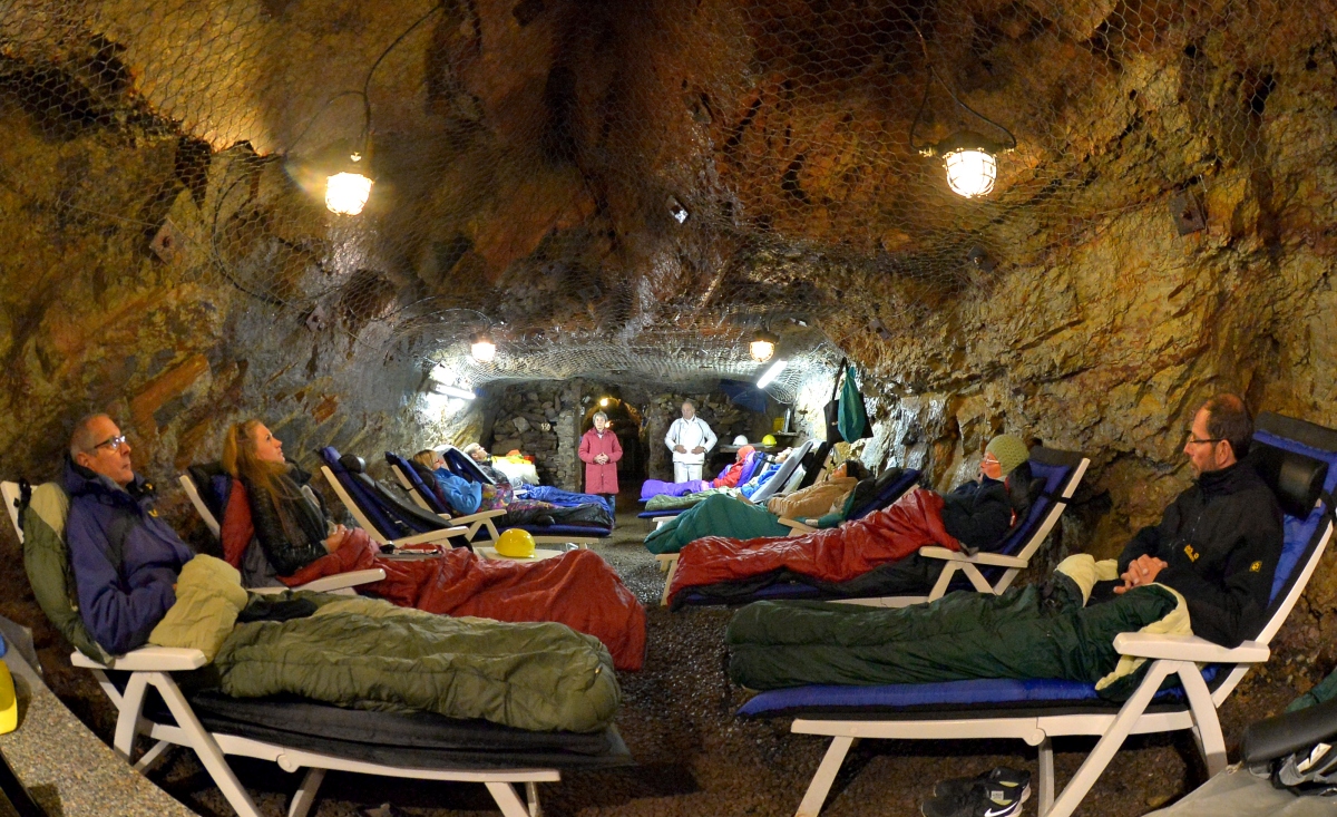 Ein Blick in den Heilstollen: Reine, khle Luft und die Stille unter Tage bieten beste Voraussetzungen fr eine erfolgreiche Atemtherapie und Atemtechniken. 
(Foto: Markus Dring/VG Betzdorf-Gebhardshain)