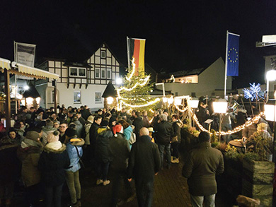 Der Httenzauber lockte viele Leute nach Gebhardshain. Fotos: pr