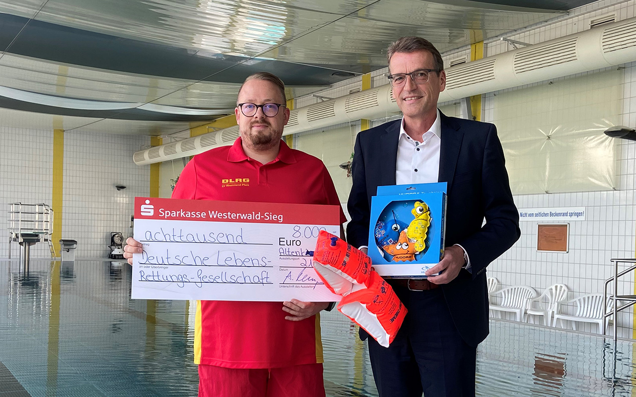 Sparkasse Westerwald-Sieg ist Frderer der DLRG und des sicheren Schwimmens