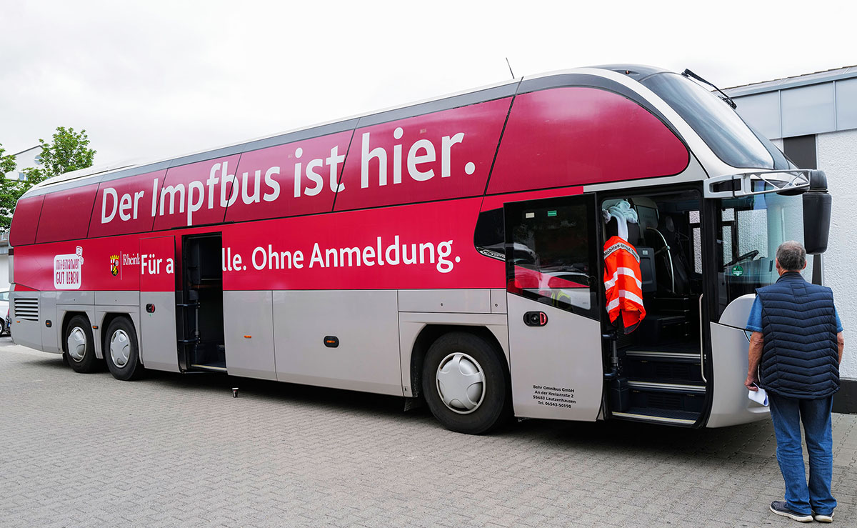 Impfbus im Westerwald unterwegs