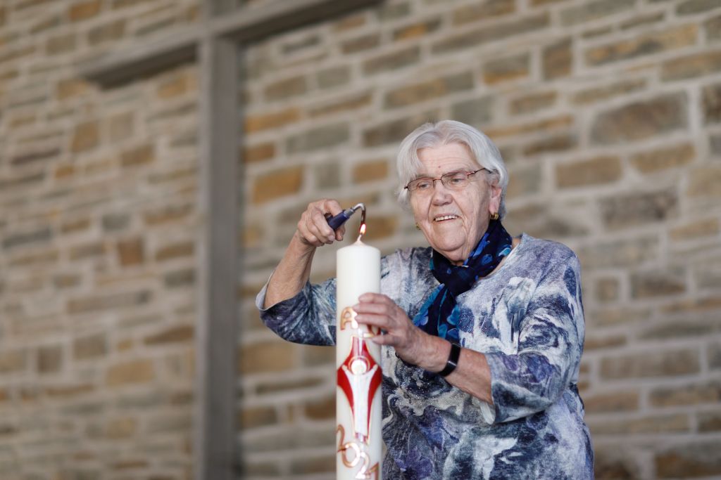 Inge Schneider in der Robacher Kirche. Fotos: Peter Bongard