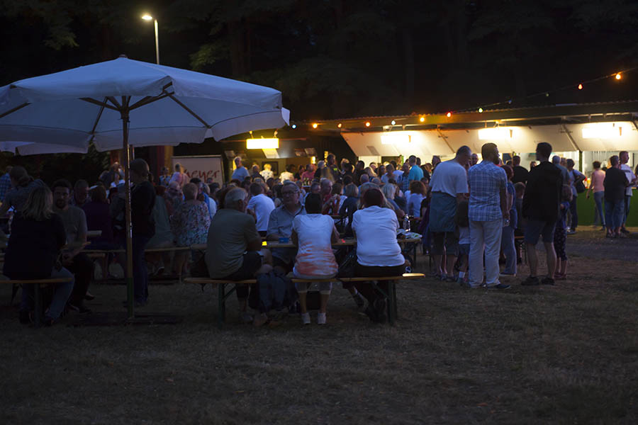 Inselbiergarten statt Inselfest - Spende an Flutopfer-Familie