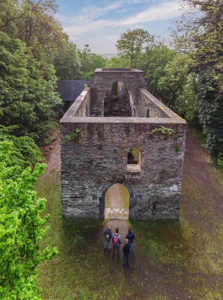 Iserbachschleife: Ruine Hausen