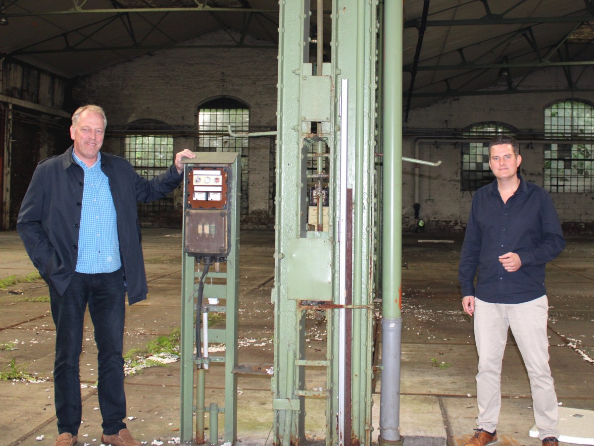 Betzdorfs Stadtbrgermeister Benjamin Geldsetzer (rechts) und Wirtschaftsfrderer Michael Becher. (Foto: Stadt Betzdorf)