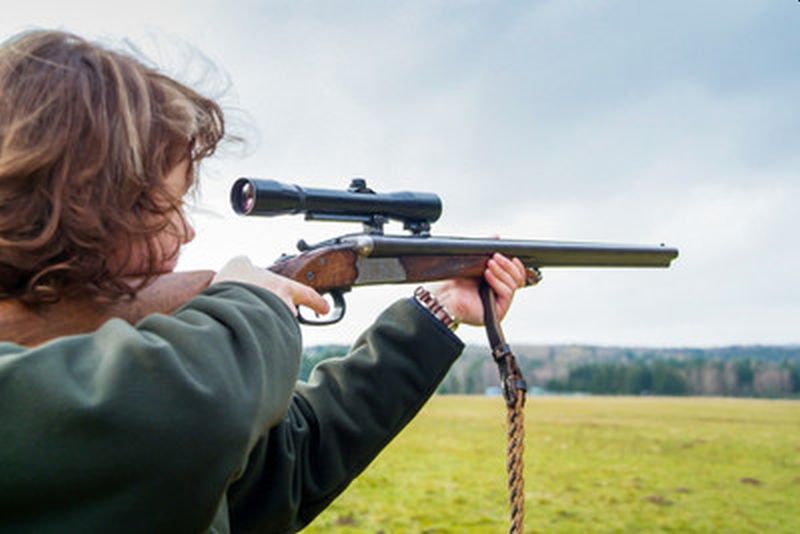 Jgerin bei der Jagd. Foto: Landesforsten RLP/Gellert&Partner

