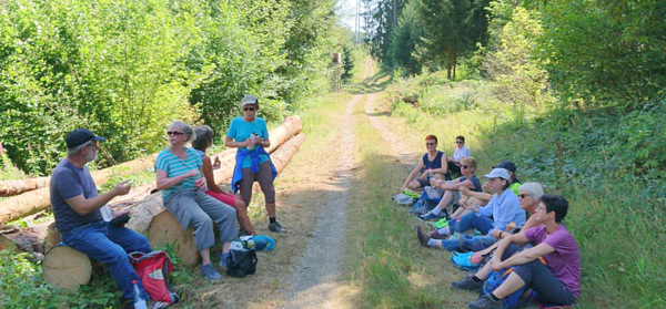 Die Wanderer der DJK Jahnschar Mudersbach bei einer Rest. (Foto: DJK)