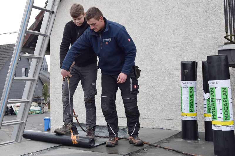 Betriebspraktika sind die beste Voraussetzung fr einen Start in die handwerkliche Ausbildung und die HwK vermittelt mit der Aktion Eine Woche  Deine Chance" in den Osterferien Corona-konforme Praktikumspltze.