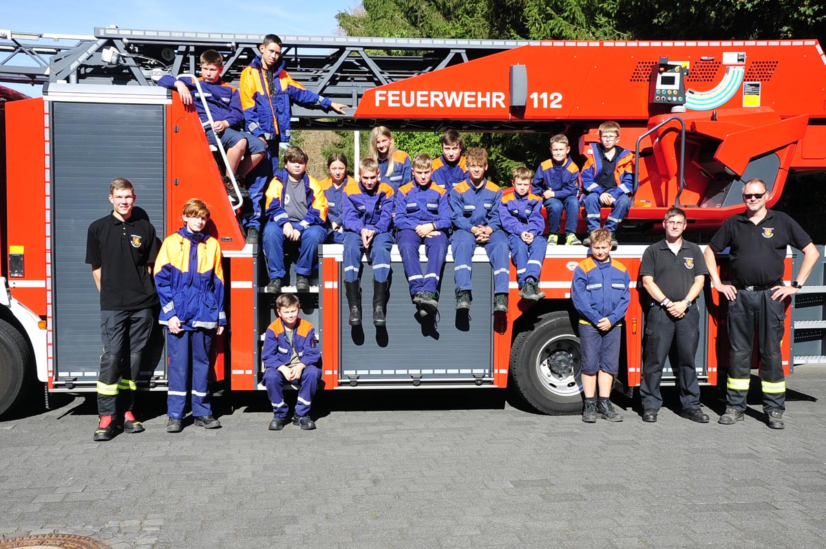 Quer durch VG Altenkirchen-Flammersfeld: Feuerwehren wandern fr guten Zweck
